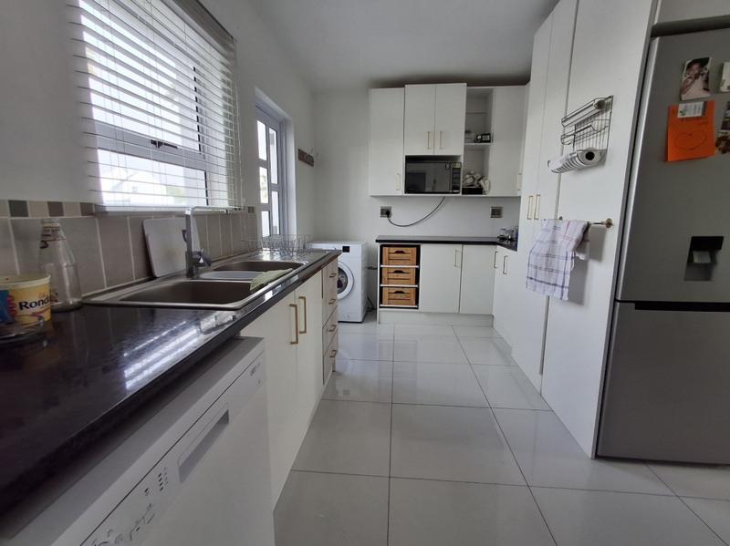 4 Bedroom Property for Sale in Lampiesbaai Western Cape